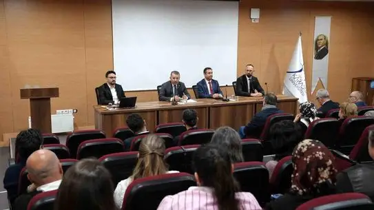 Karabük Üniversitesi İşletme Fakültesi'nde Akademik Başarı ve Araştırma Odaklı Toplantı Gerçekleşti