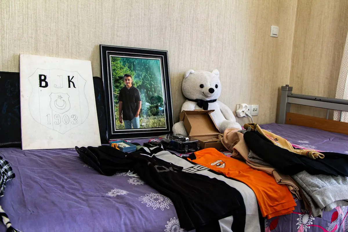 Adana’da Genç Bir Çocuğun Ölümü: ‘Kız Meselesi’ Kavgası Sonuçlandı