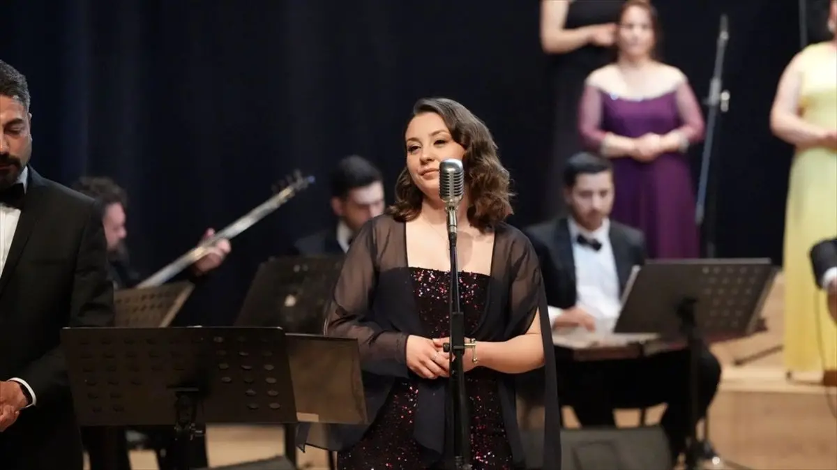 Biga Belediye Korosu'ndan Yeşilçam Esintileri Konseri Şehri Büyülüyor
