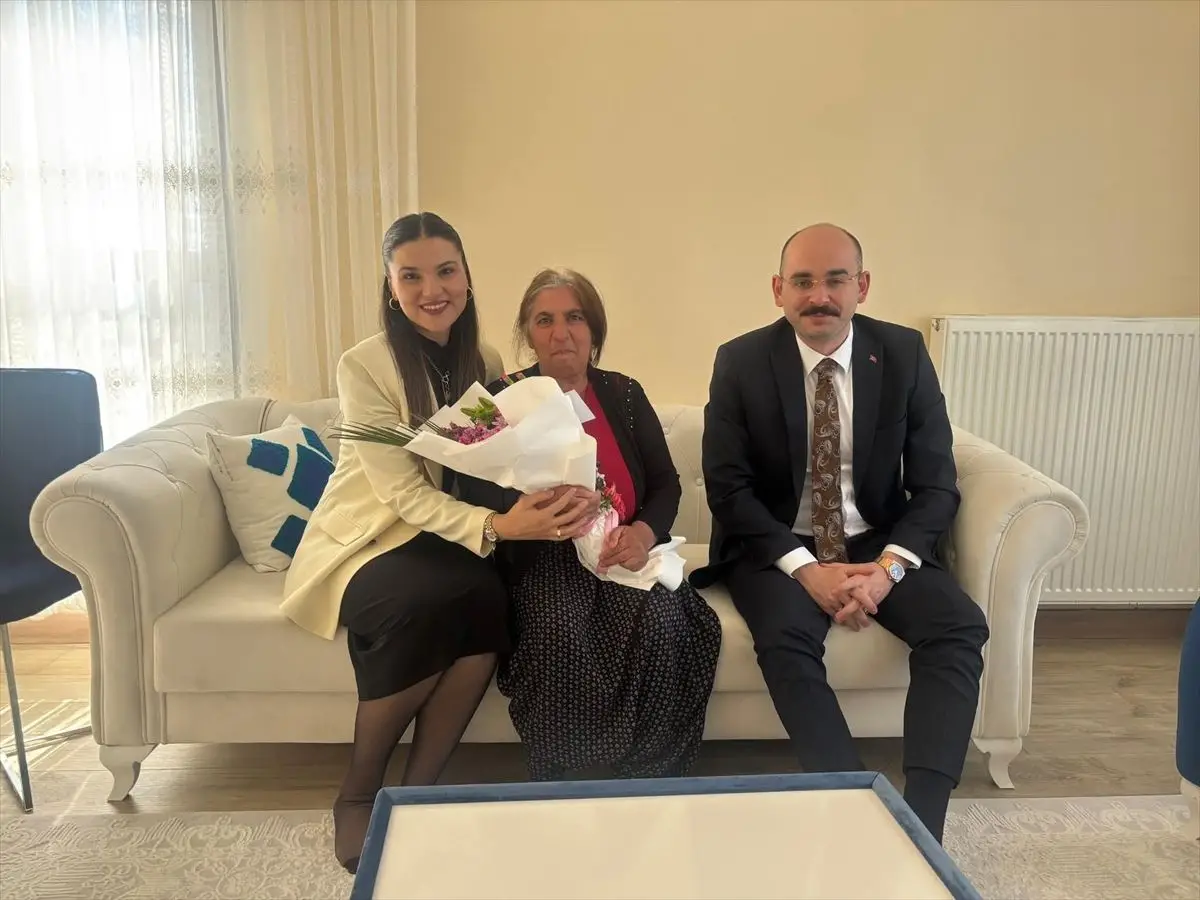 Doğanşehir Kaymakamı ve Eşi Anneler Günü’nde Şehit Ailelerini Ziyaret Etti