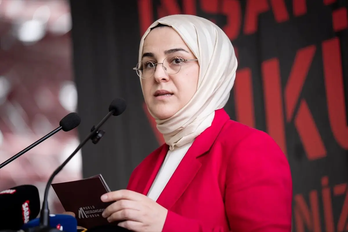 Sanatla Sömürgeciliğin Görünmeyen Ağlarını Çözmek