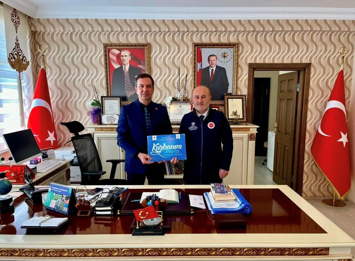 Suluova Kaymakamı Gürçam'dan Filistin'e Kurban Bağışı