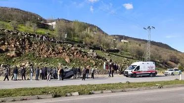 Bingöl Yollarında Koyun Çarpması: Otomobil Devrildi, 3 Yaralı