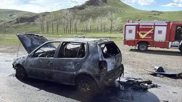 Erzurum-Pasinler Yolunda Yangın Çıkan Araç Acil Durumda Kaldı