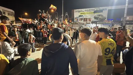 Galatasaray’ın Şampiyonluk Coşkusu: Türkiye Genelinde Kutlamalar Başladı