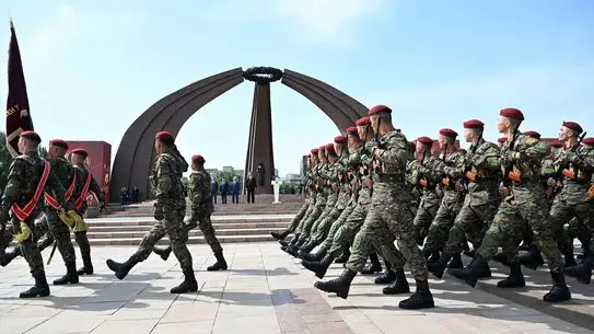 Kırgızistan’da 9 Mayıs Zafer Bayramı Coşkusu ve Askeri Törenler