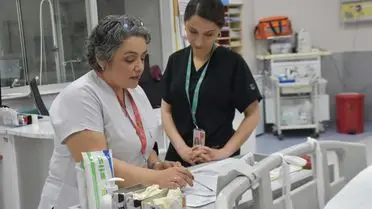 Azmiyle İlham Veren Engelli Hemşire Necla Oğuz'un Hikayesi
