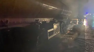 Osmaniye'nin Düziçi İlçesinde Akaryakıt Yüklü Tanker Yangını Kontrol Altına Alındı