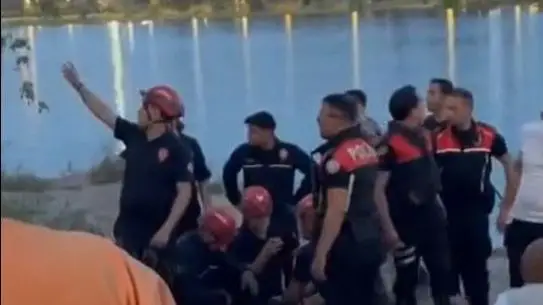 Adana Seyhan Nehri’nde Boğulma Tehlikesi: Kadın Tekneyle Kurtarıldı