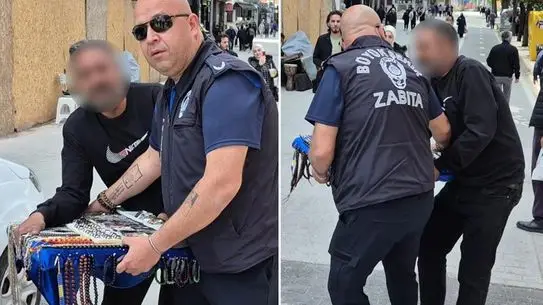 Zabıtalar tezgâhı kapatırken