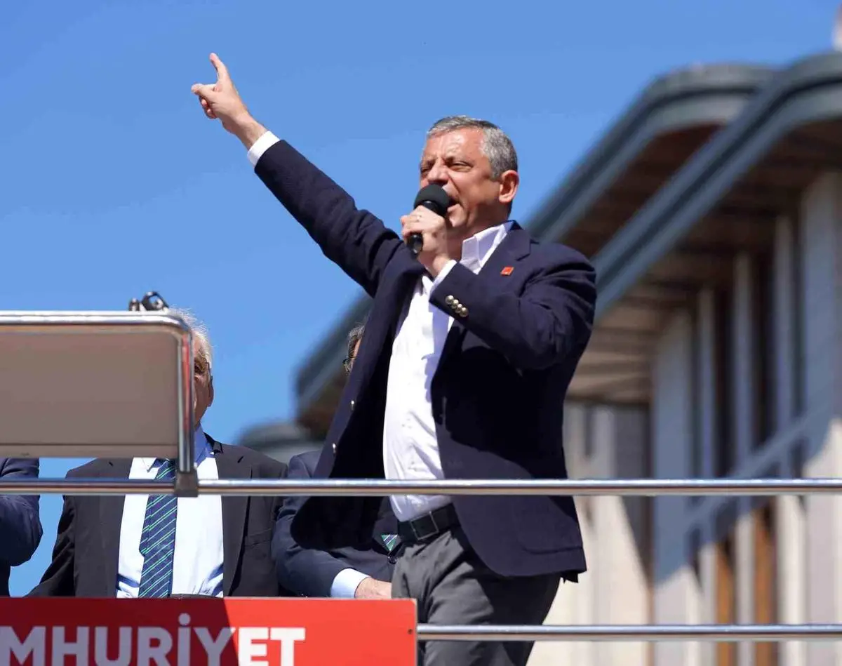 CHP Genel Başkanı Özgür Özel çay fiyatı önerisi
