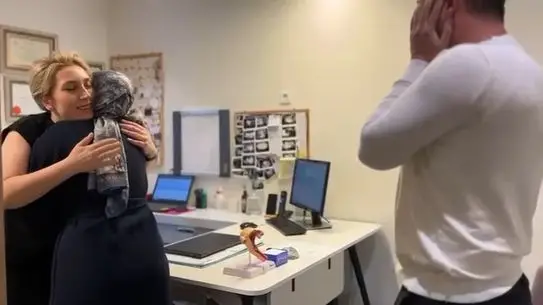 Erken Menopozla Mücadele Eden Kadın, İlk Anneler Günü’nde Mutlu Annesi Oldu