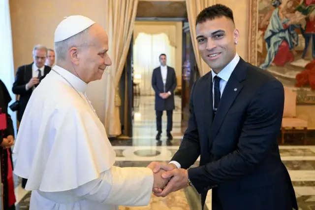 Papa Francis konuşma yaparken