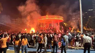 Galatasaray şampiyonluk kupasını Mersin'de gösteriyor