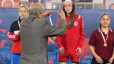 Tuana Zeynep Deniz Türkiye Boks Şampiyonası'nda Altın Madalya Kazandı