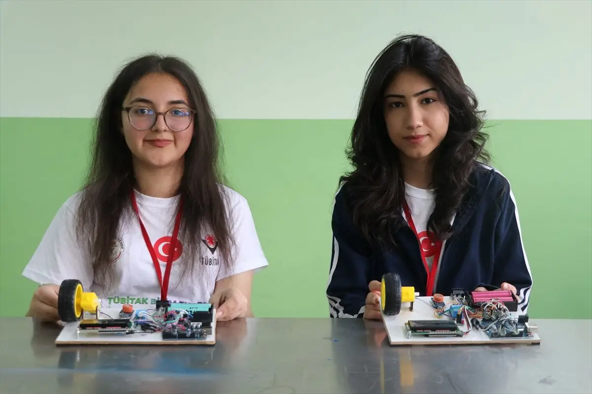 Yerköy Fen Lisesi Öğrencileri Tablet ve Telefonlarla Bilimsel Projeler Geliştiriyor