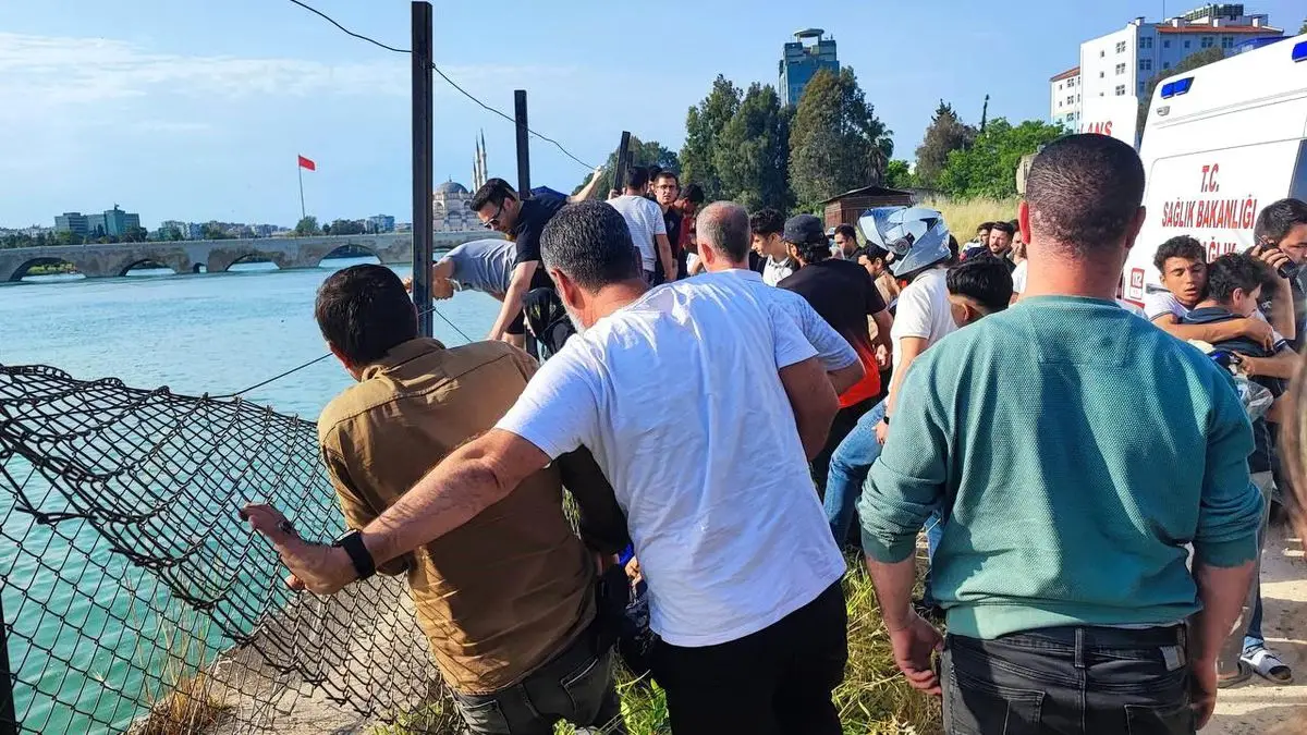 Adana Seyhan Nehri'nde 17 Yaşındaki Genç Boğularak Hayatını Kaybetti