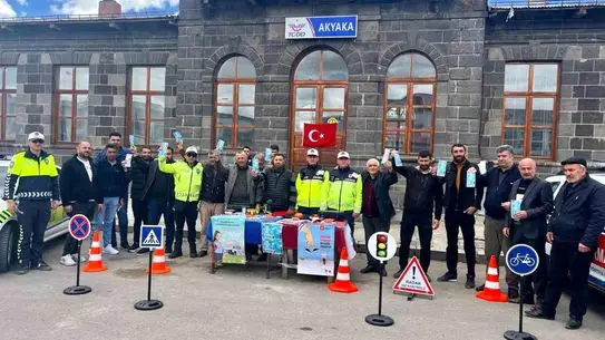 Etkinlikte kullanılan “Bir Kural Bir Ömür” afişi
