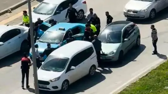 Gaziantep’te Silahlı Rehin Olayı: Polisle Çatışan Şahıs Uzun Süre Direndi, Sonunda Yakalandı