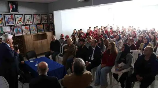 Ömer Yıldız, 37 Yıllık Aradan Sonra Hemşire Okulunu Yeniden Ziyaret Etti