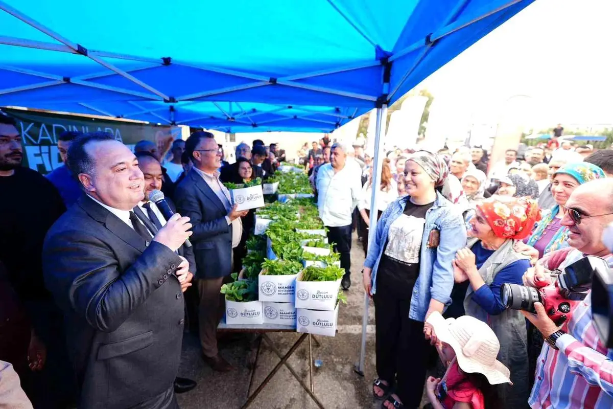 Alaşehir’deki fide dağıtım töreni
