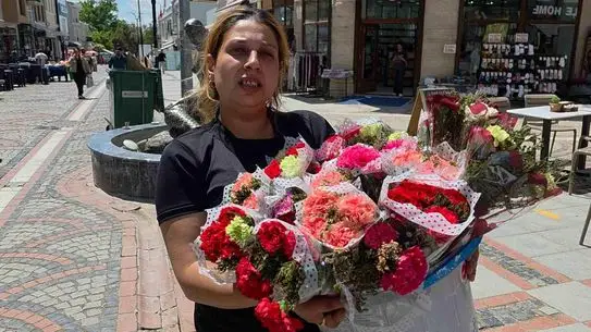Edirne’de Anneler Günü Çiçek Satışı: Kadınların Ekonomik Mücadelesi