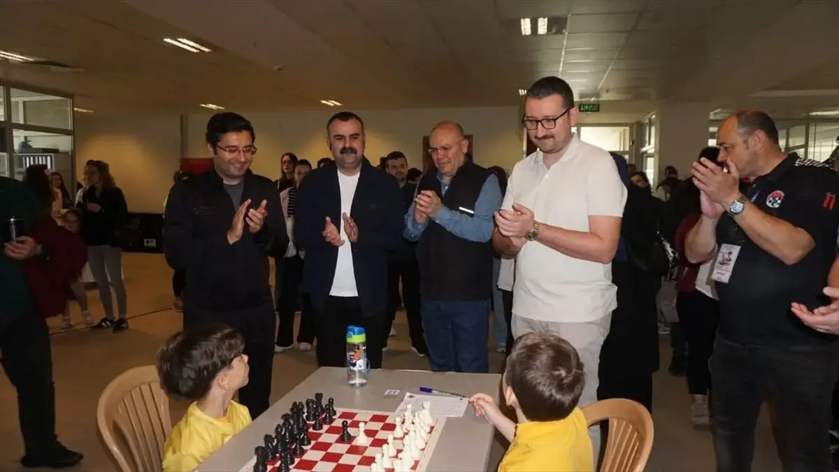 Uzunköprü Satranç Turnuvası katılımcıları