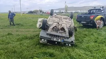 Afyonkarahisar'ın Bolvadin İlçesinde Araç Devrildi: 1 Kişi Hayatını Kaybetti, 4 Yaralı