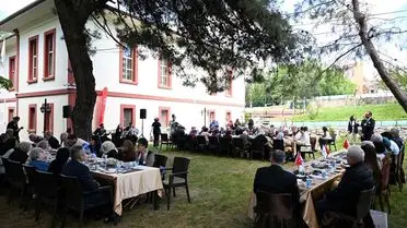 Kırklareli Valisi Uğur Turan'dan Anneler Günü'nde Huzurevi Ziyareti