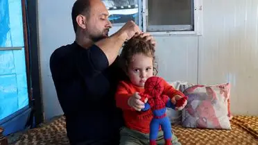 Depremde Eşi Kaybeden Baba, 20 Günlük Oğluna Anne Rolünü de Üstleniyor