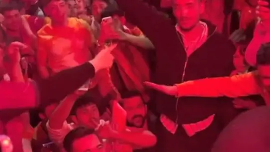 Galatasaray Şampiyonluğunu Aşk Dolu Bir Anla Taçlandırdı