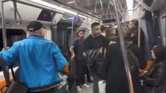 Sarıyer Metro İstasyonunda Şok Oklava Müdahalesi: Taraftar Kavgası