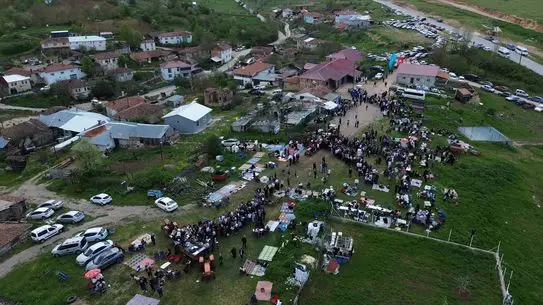 Bilecik’te Renkli Hıdırellez Coşkusu: Geleneksel Kutlamalar Şehrin Sokaklarını Doldurdu