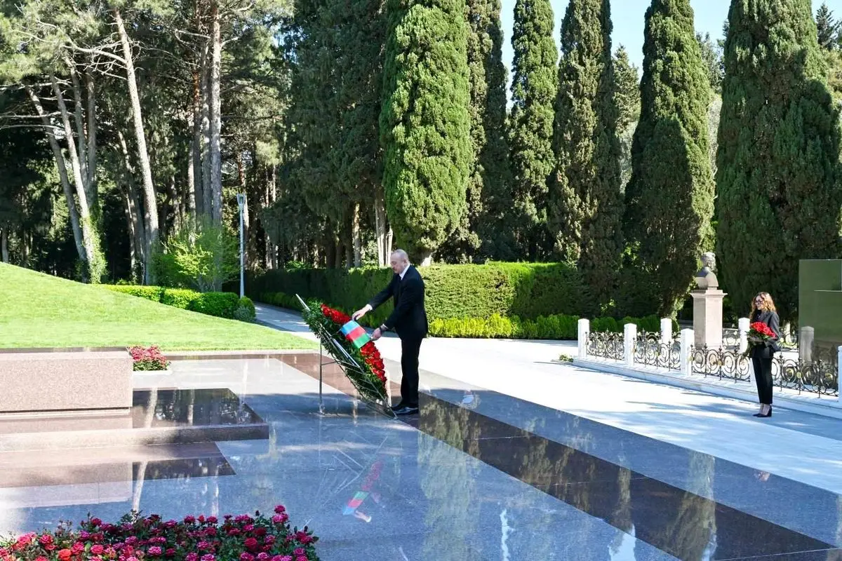 Haydar Aliyev'in 103. Doğum Yıldönümünde Ulusal Anma Töreni