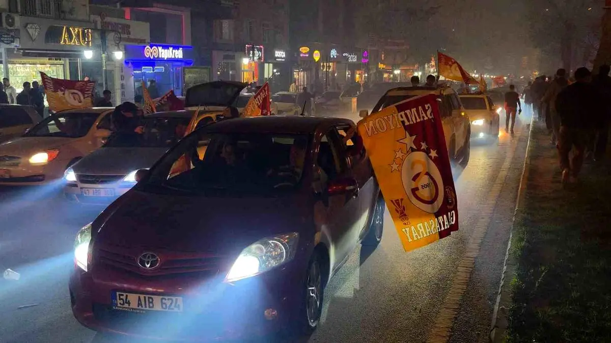 Kütahya’da Galatasaray’ın 26. Şampiyonluk Coşkusu: Taraftarlar Şenlendi