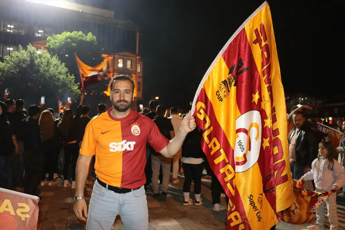 Galatasaray’ın 26. Şampiyonluğu Samsun ve Çevresinde Coşkuyla Kutlandı