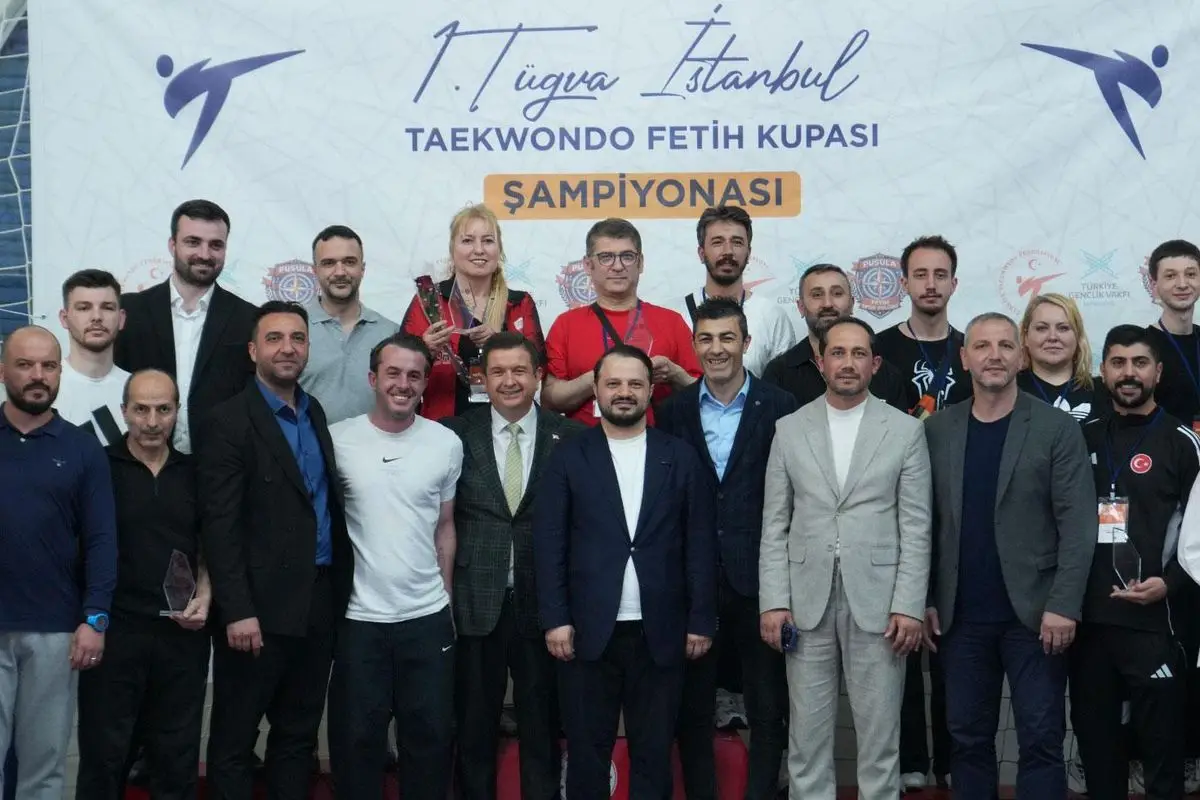 Bağcılar Çok Amaçlı Spor Salonu'nda Tekvando Fetih Kupası açılışı