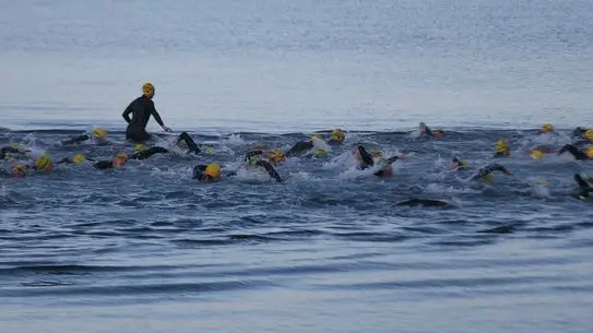 Gelibolu Yarımadası’nda 200 Sporcuyla Renkli Triatlon Şöleni Başladı