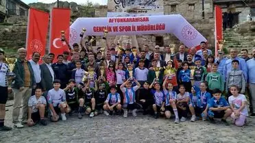 Akhisarlı Dağ Bisikleti Şampiyonları Afyon’da Zirveye Çıktı