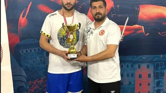 Toprak Salman, Kars'ta 80 Kg'de Türkiye Boks Şampiyonu Oldu