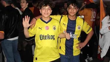 Aydın’da Galatasaray Şampiyonluğu Coşkusu: Fenerbahçeli Taraftarlar Yönetimi Eleştiriyor