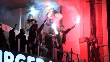 Taksim'de Galatasaray Şampiyonluk Coşkusu: Çıkan Kavga Bir Kadını Yaraladı