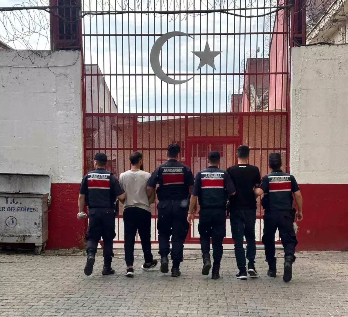 Aydın’da Araç Kurşunlayan Şahıslar Tutuklandı