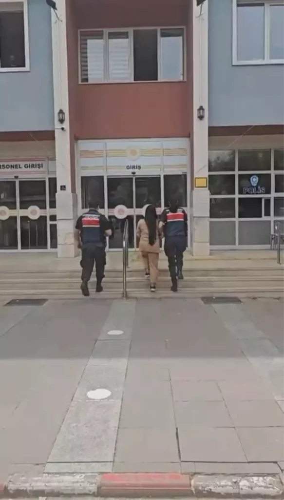 Aydın’da Hırsızlık suçlarından 30 yıl hapis cezası bulunan kadın yakalandı