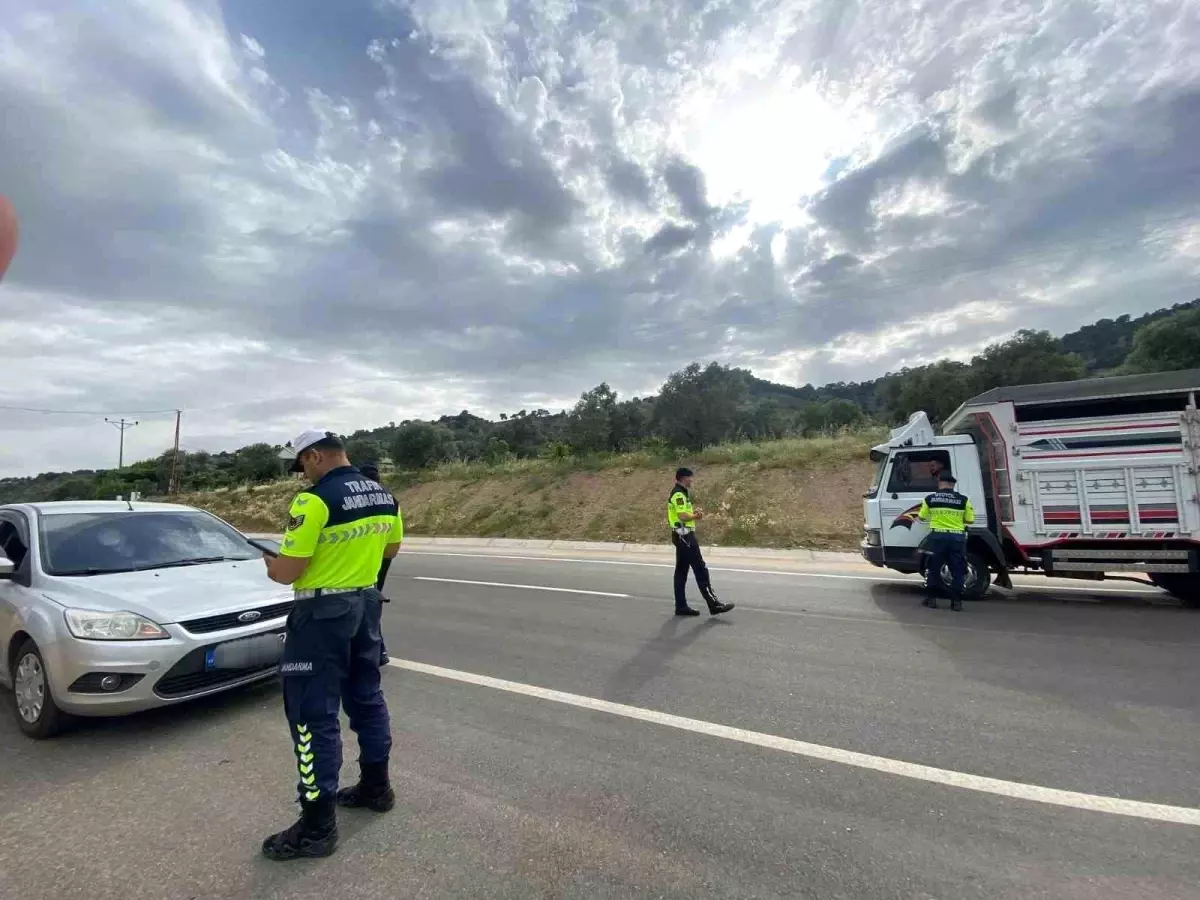 Trafik Denetimlerinde Kural Tanımaz Sürücüler Cezayı Gördü
