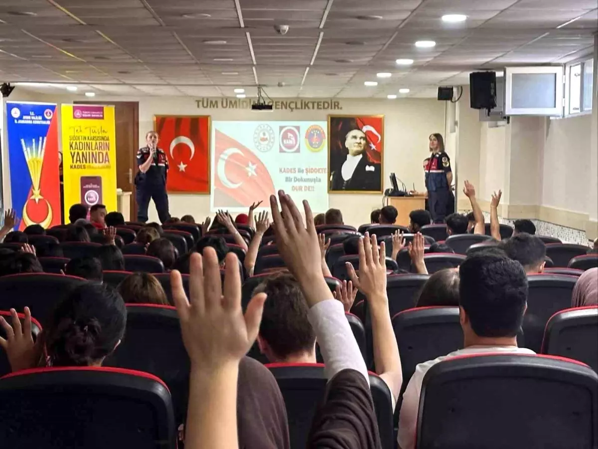 Jandarma Ekiplerinden Liseli Gençlere Güvenlik Eğitimi