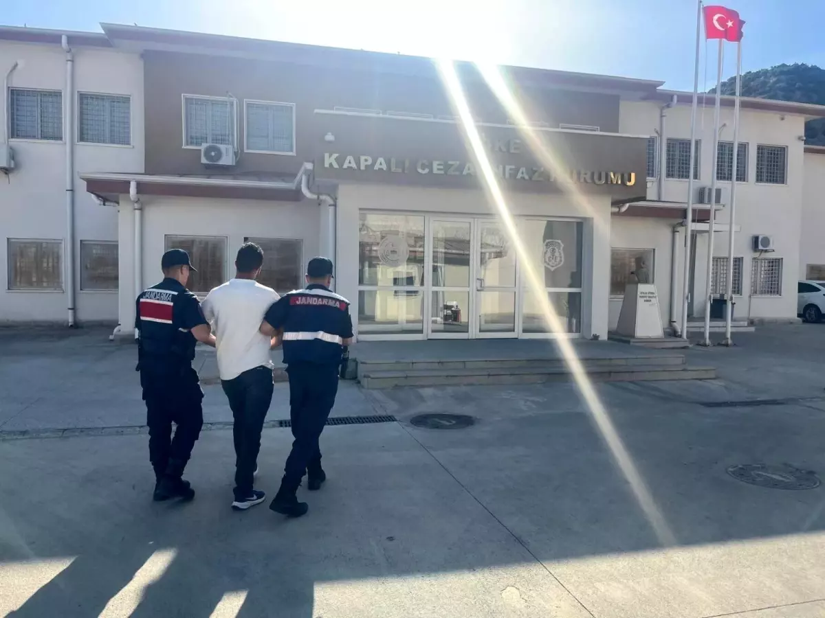 Sahilde Güneşlenen Hükümlü Yakalandı