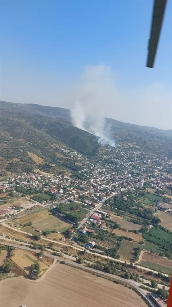 Aydın’da Ziraat Alanı Yangınına Havadan ve Karadan Müdahale