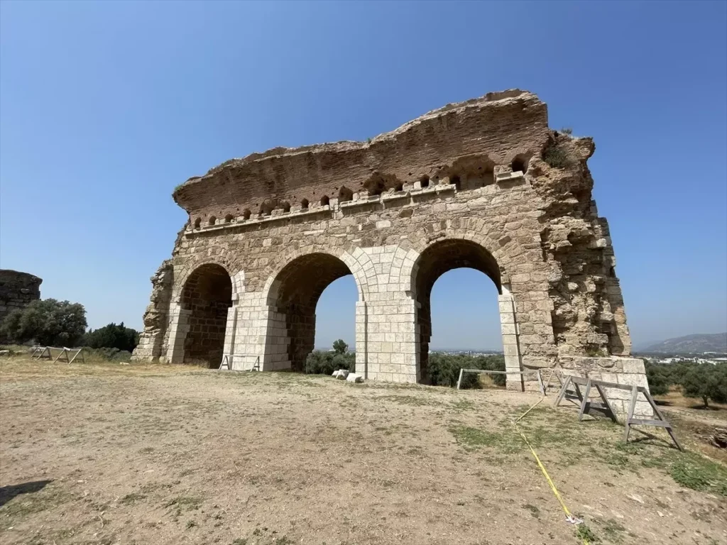 Tralleis Antik Kenti Ziyarete Açılıyor