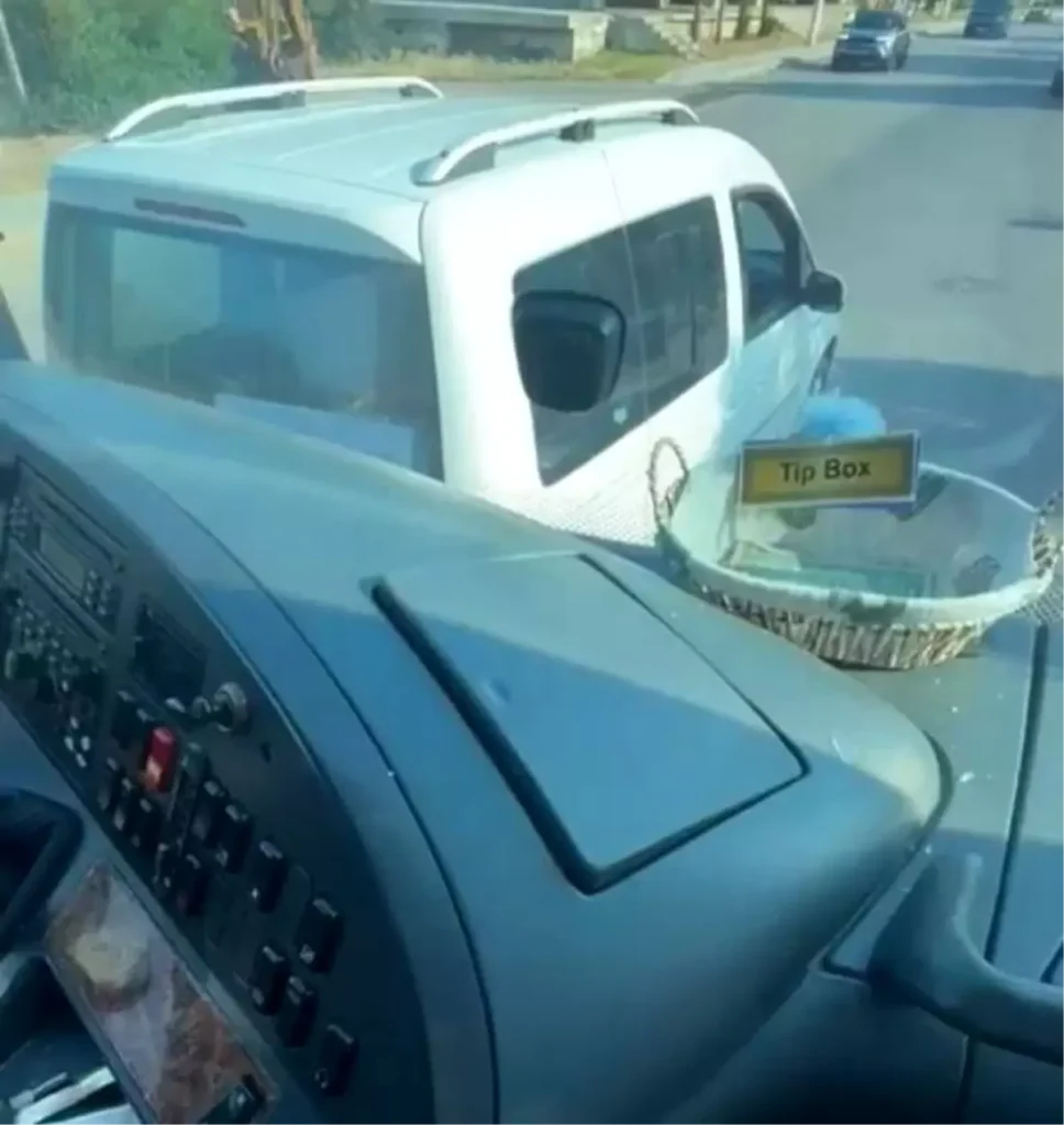 Tur Otobüsüne Saldırı: 5 Şahıs Gözaltında